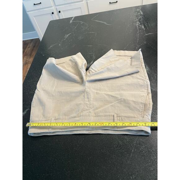 Hilary Radley Tan flat front shorts XL - Picture 4 of 7